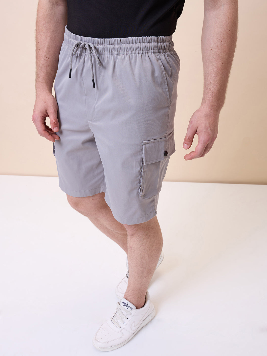 Men's Solid Regular Fit Drawstring Short Secondary image