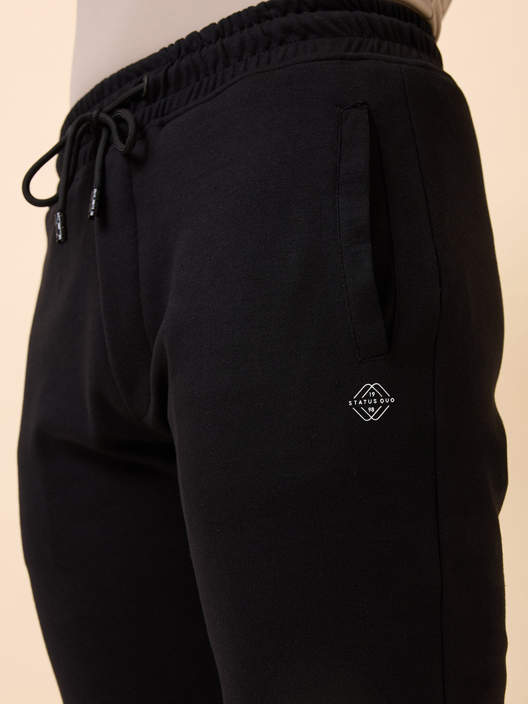 Men's Solid Regular Fit Drawstring Shorts