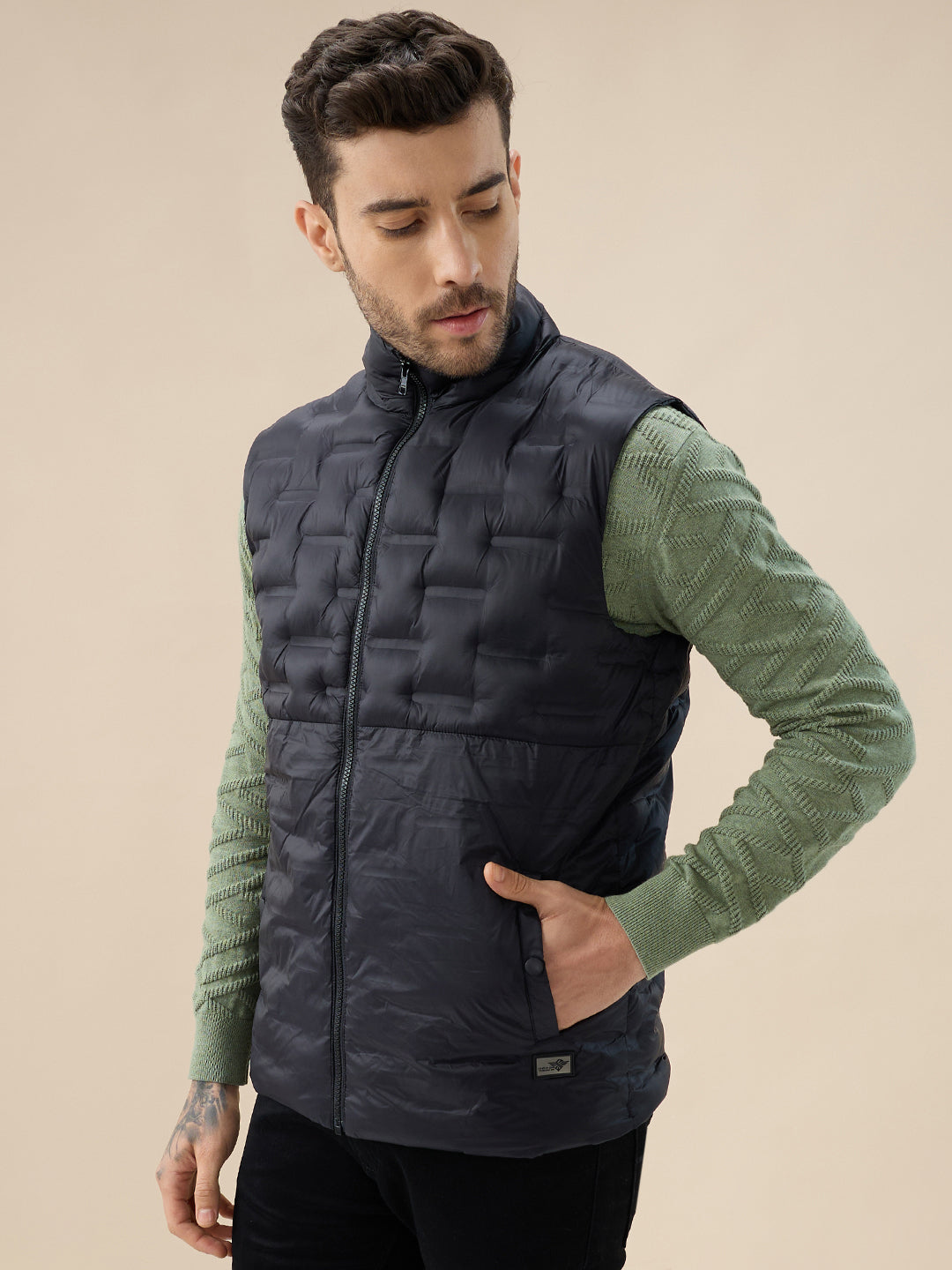 Men's Solid Quilted Mock Collar Sleeveless Regular Fit Puffer Jacket Secondary image