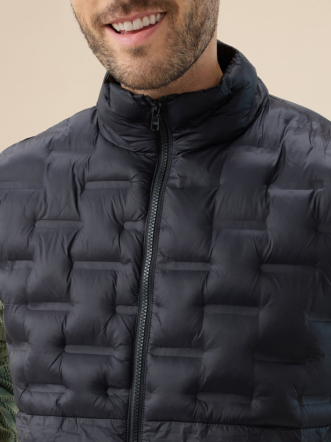 Men's Solid Quilted Mock Collar Sleeveless Regular Fit Puffer Jacket