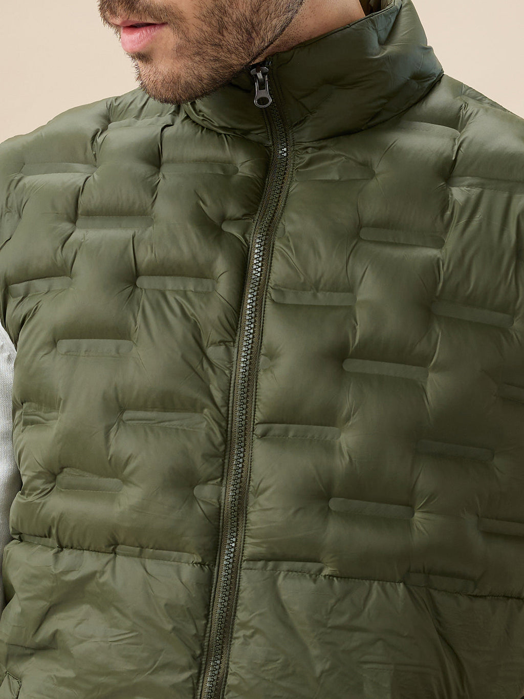 Men's Solid Quilted Mock Collar Sleeveless Regular Fit Puffer Jacket
