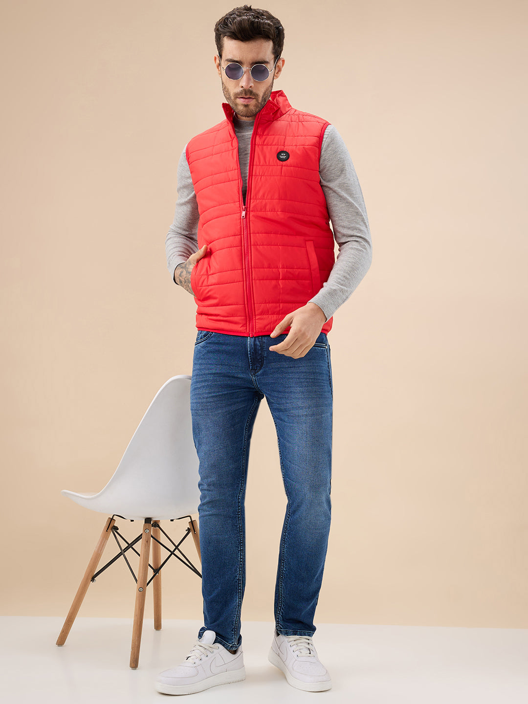 Men's Quilted Sleeveless Puffer Jacket with Side Patch Logo and Zipper Closure