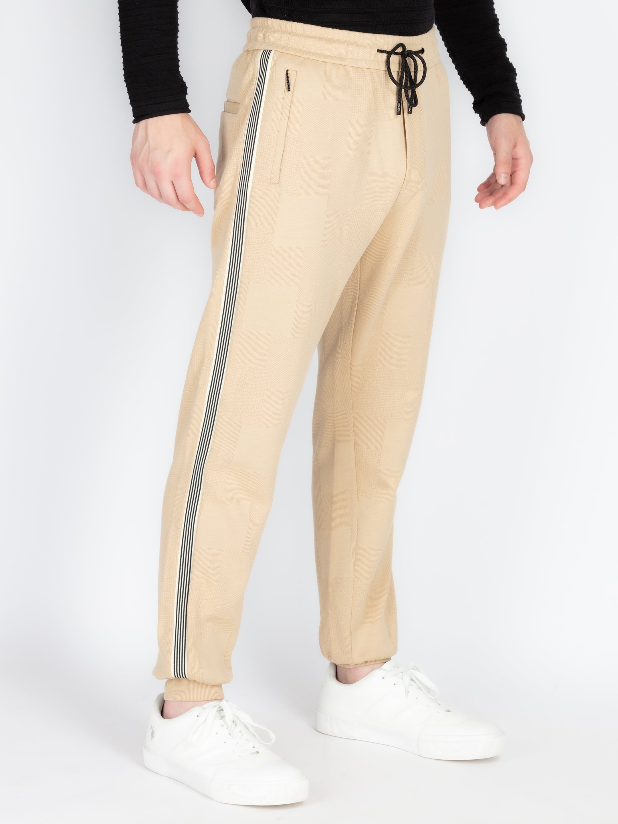 Men's Solid Joggers Secondary image