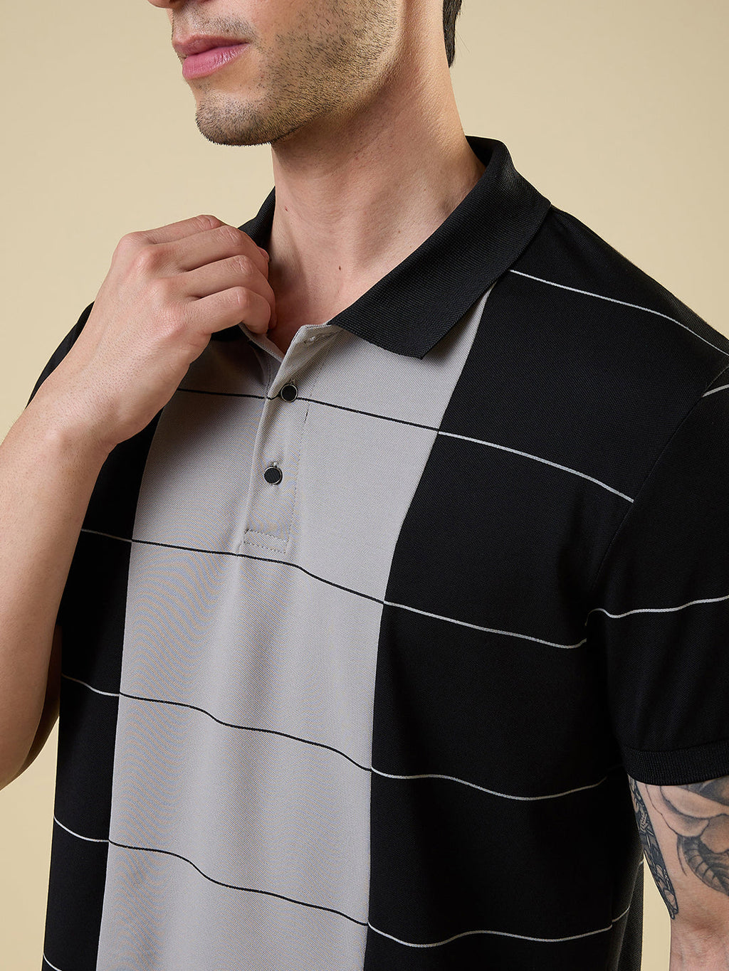 Mens All-Over Stripes Printed Half Sleeves Regular Fit Tshirt