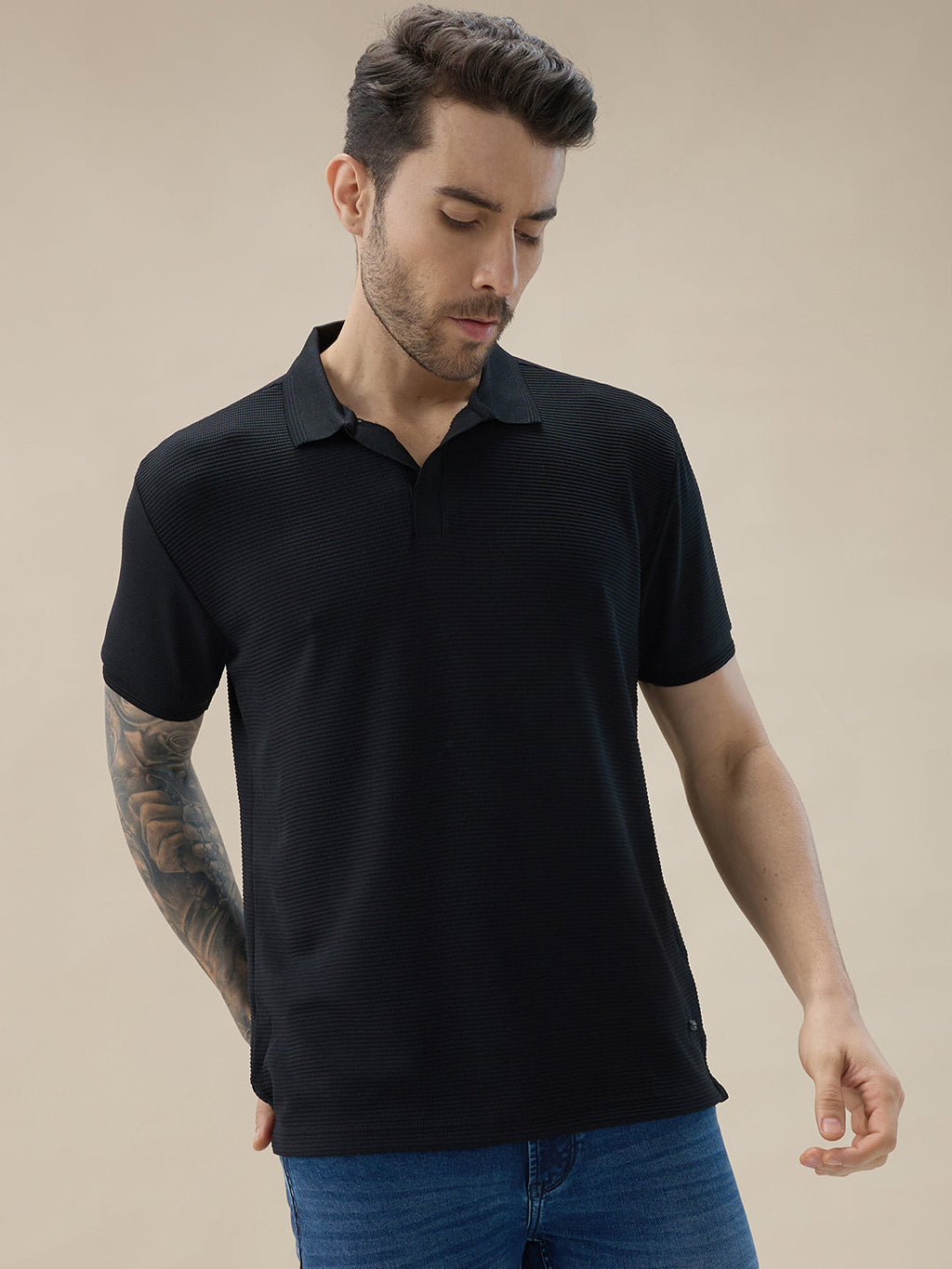 Men’s Solid Textured Regular Fit Half Sleeve Polo T-Shirt with No-Button Placket
