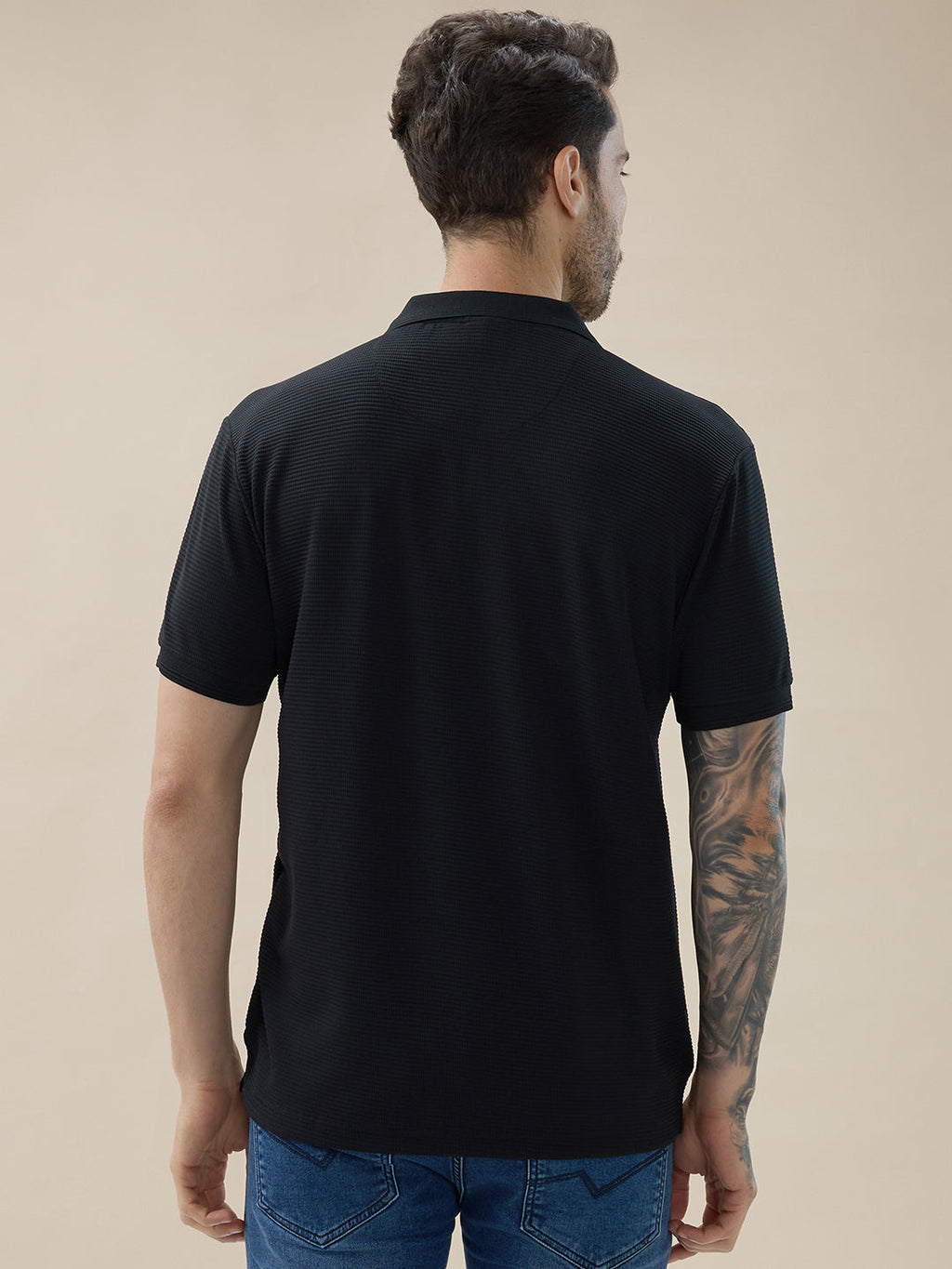 Men’s Solid Textured Regular Fit Half Sleeve Polo T-Shirt with No-Button Placket