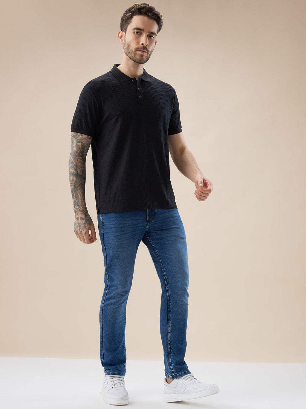 Men's Solid Textured Half Sleeves Polo T-shirt