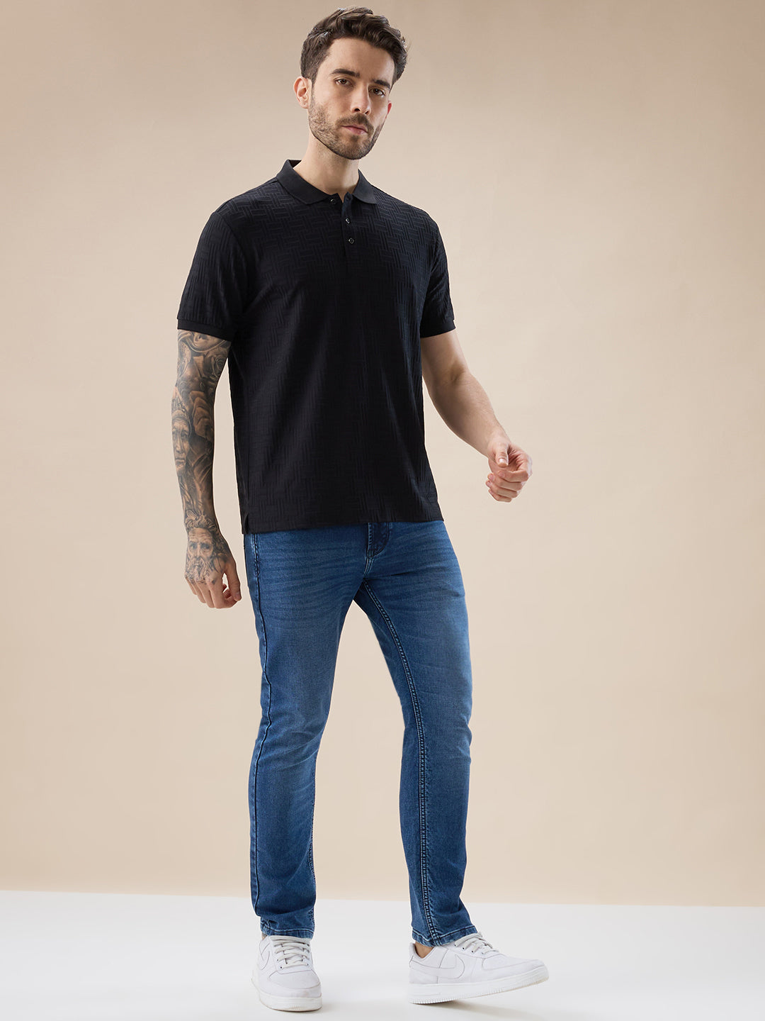 Men's Solid Textured Half Sleeves Polo T-shirt
