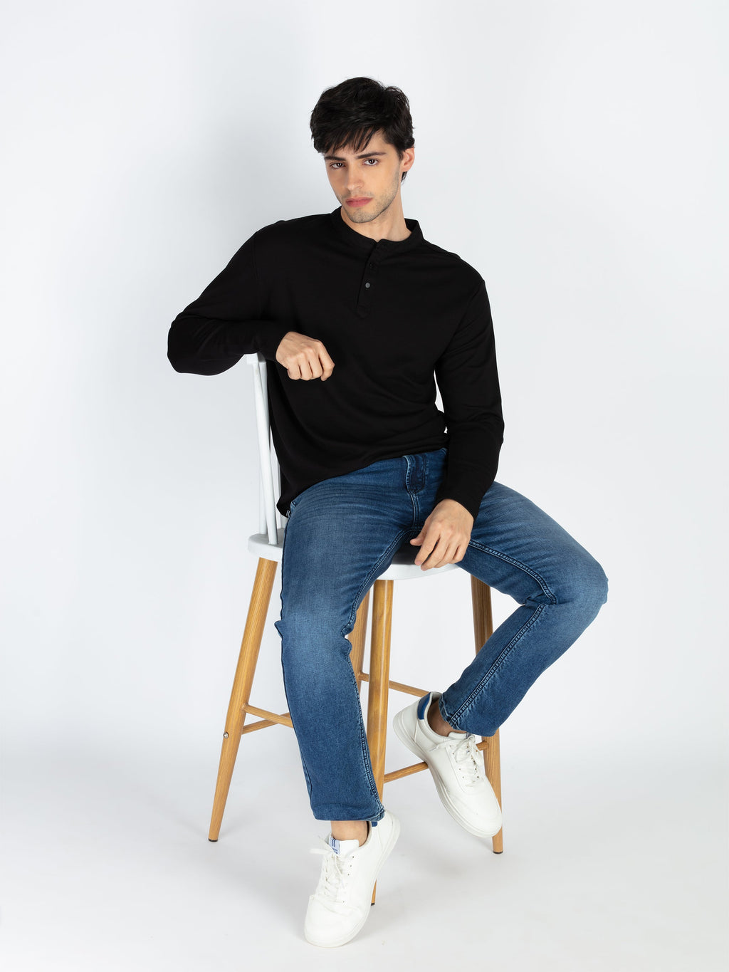 Men's Solid Henley Neck Full Sleeve T-Shirt