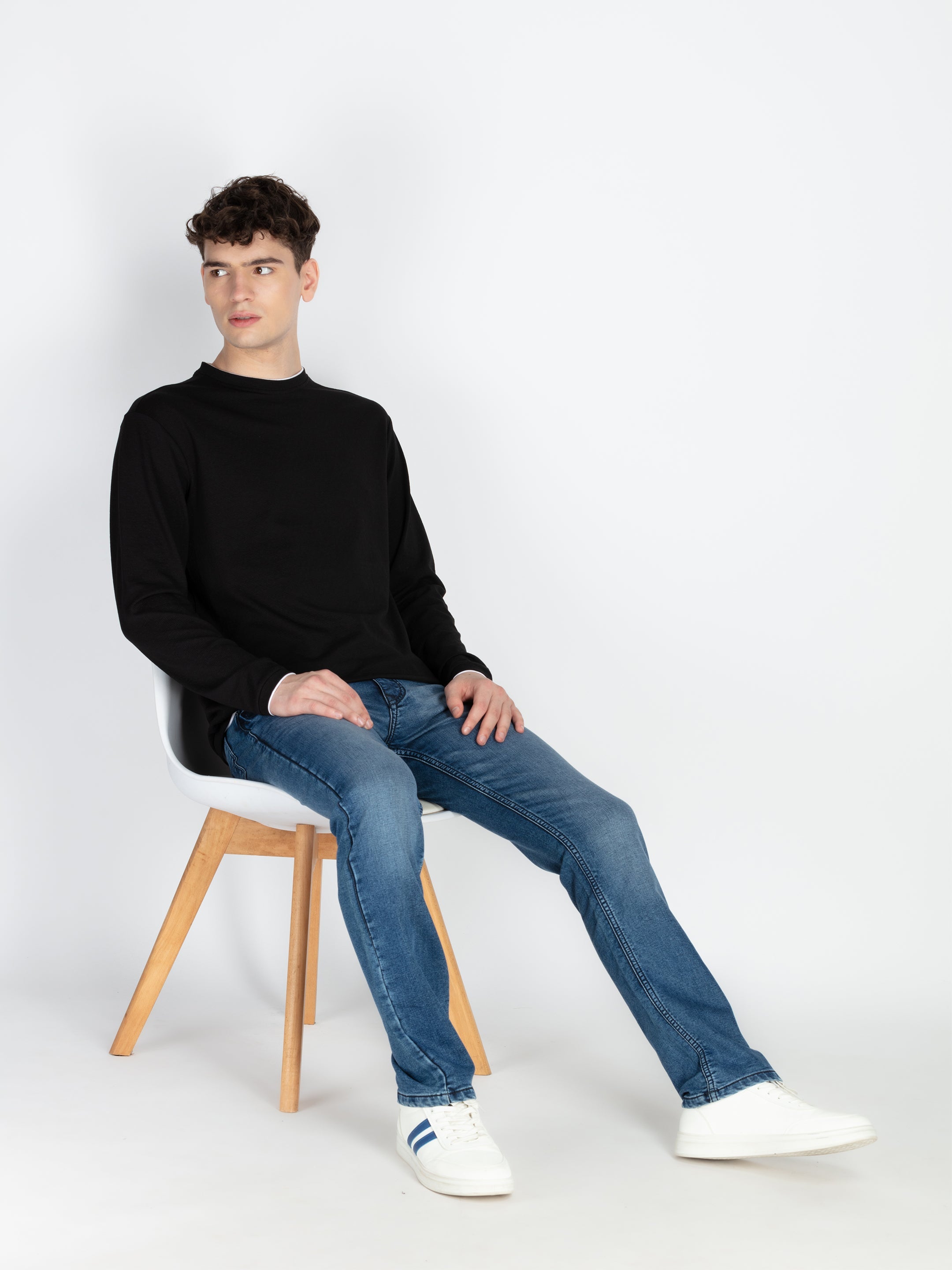 Mens Solid Round Neck Lightweight Sweatshirt