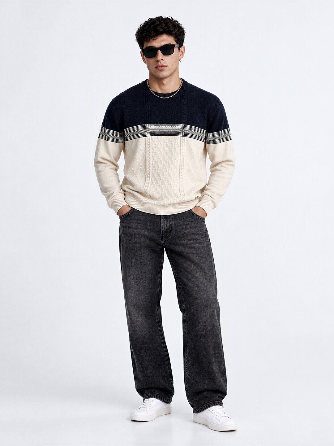 Men's Textured Striped Round Neck Regular Fit Sweater