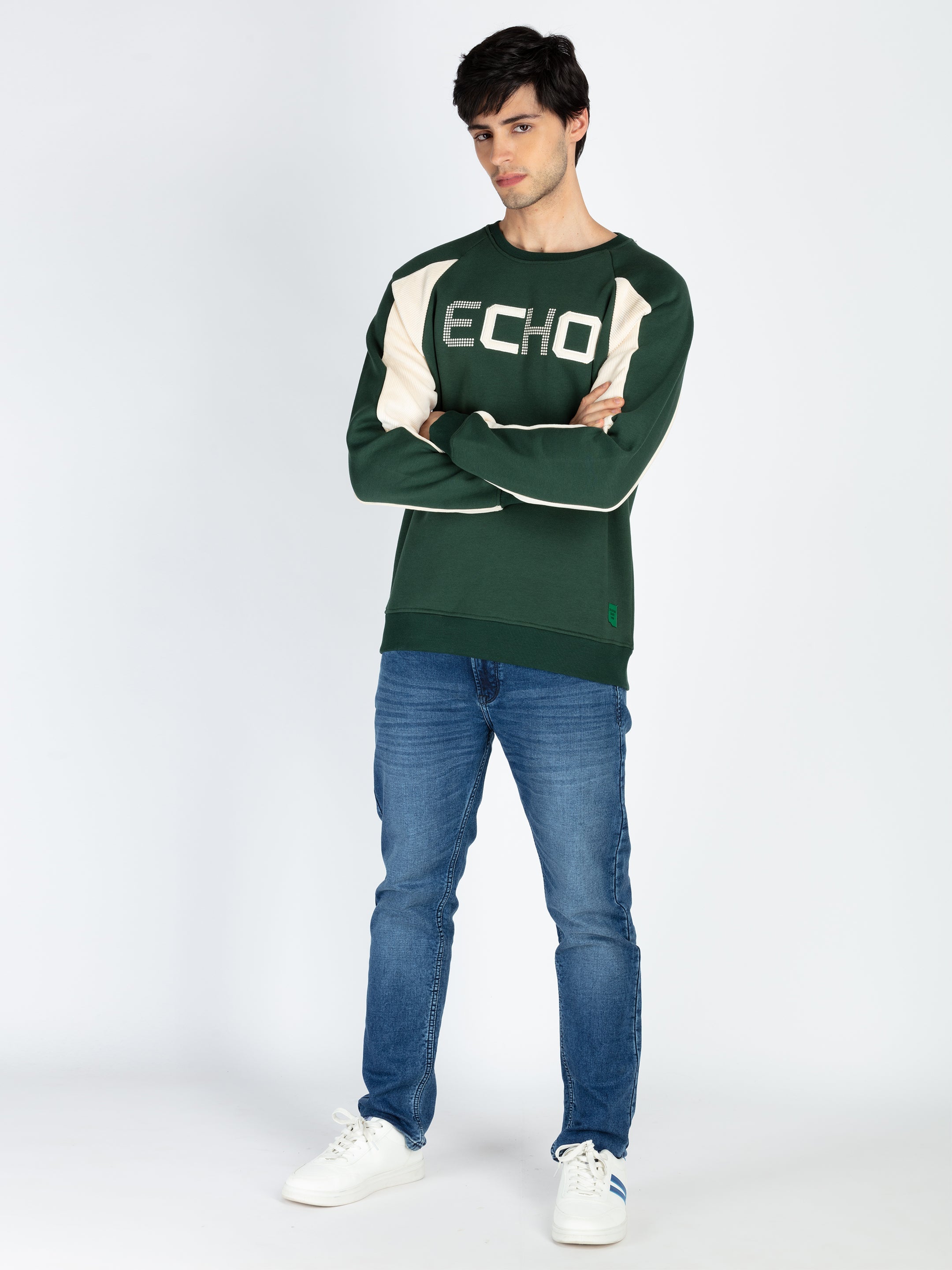 Mens Colorblocked Round Neck Full Sleeve Sweatshirt