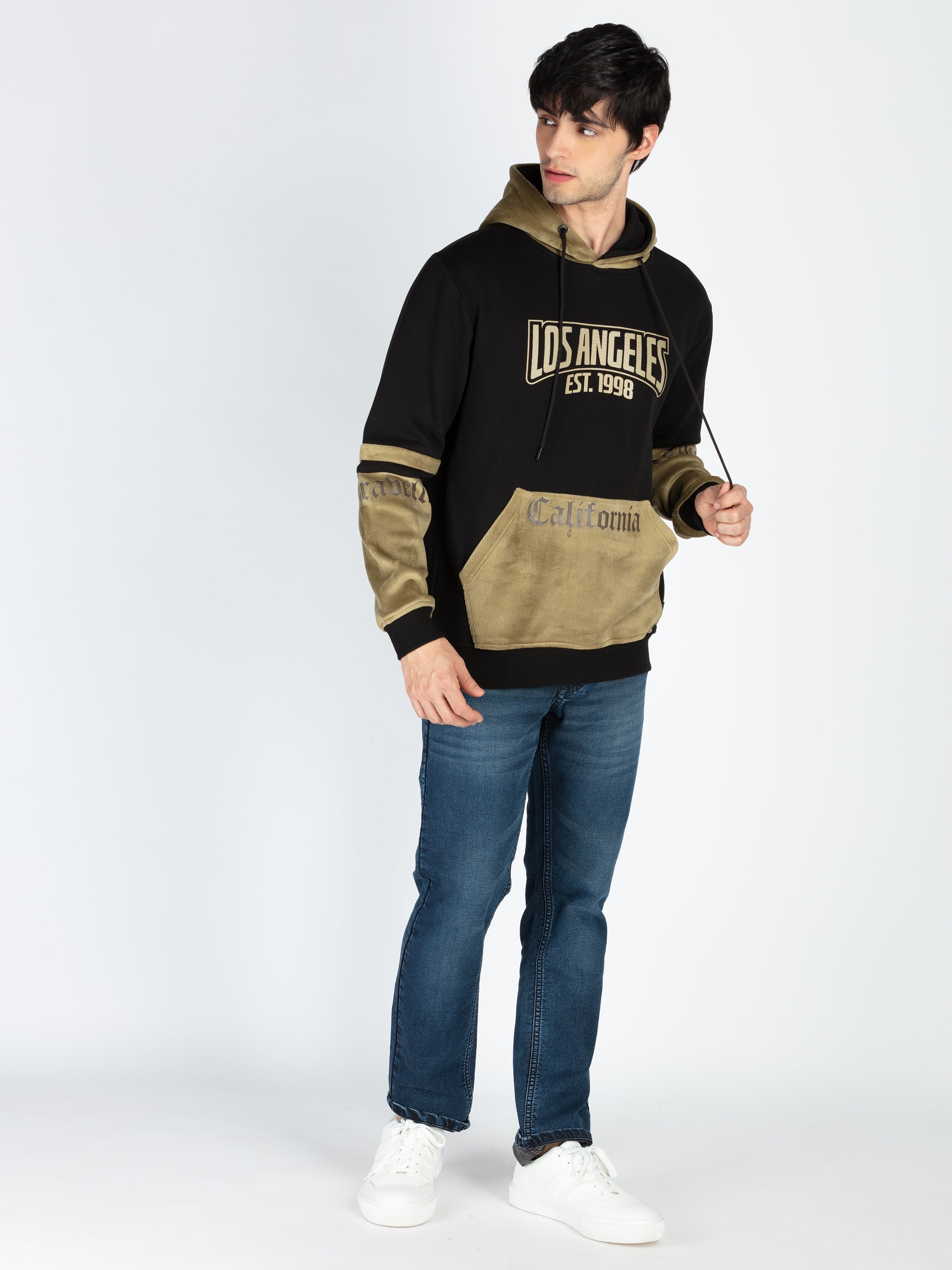 Mens Colorblocked Full Sleeve Hooded Sweatshirt