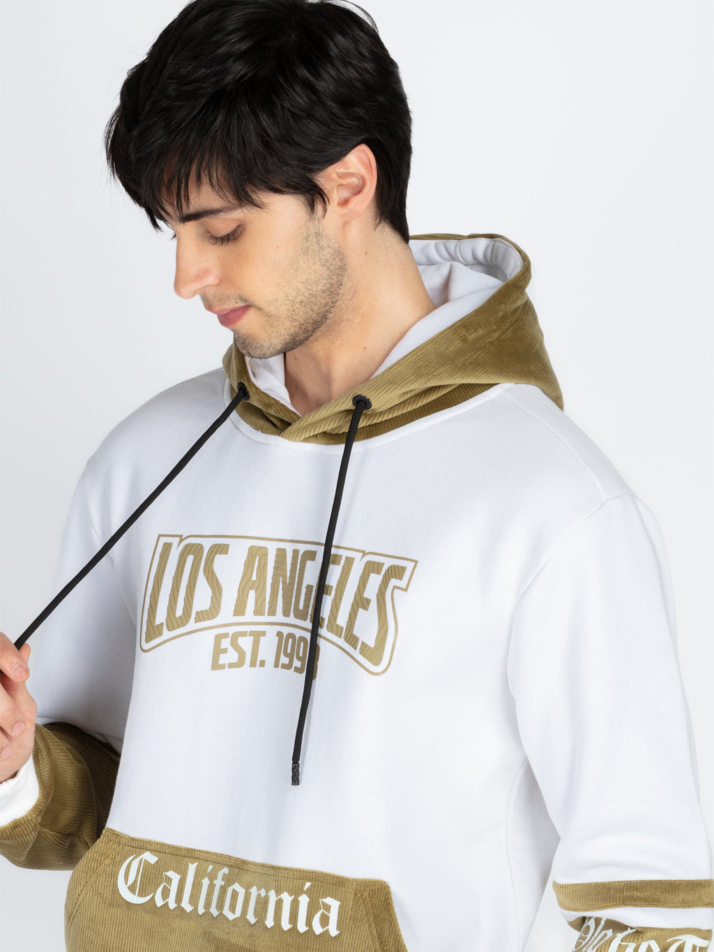 Mens Colorblocked Full Sleeve Hooded Sweatshirt