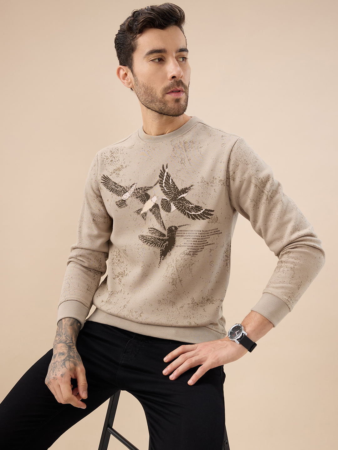 Men's Chest Birds Graphic Print Full Sleeve Round Neck Fleece Sweatshirt