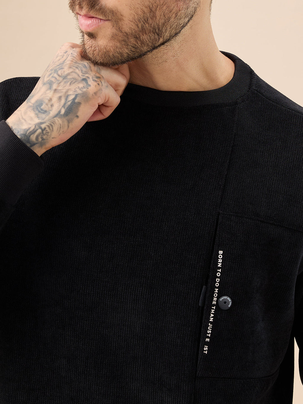 Men's Solid Textured Knit Full Sleeve Round Neck Fleece Sweatshirt with Chest Pocket