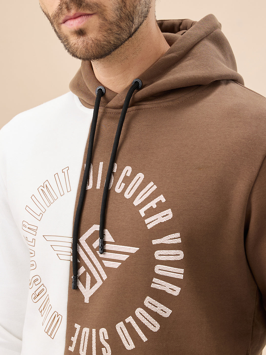 Mens Solid Textured Knit Full Sleeve Round Neck Fleece Sweatshirt with Chest Pocket