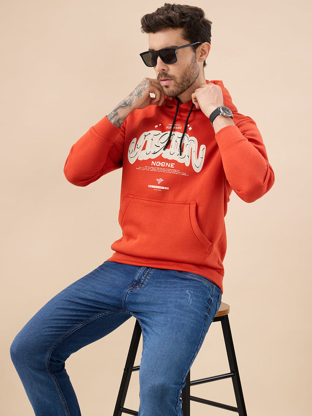 Men's Chest Typography Print Full Sleeve Hooded Fleece Sweatshirt