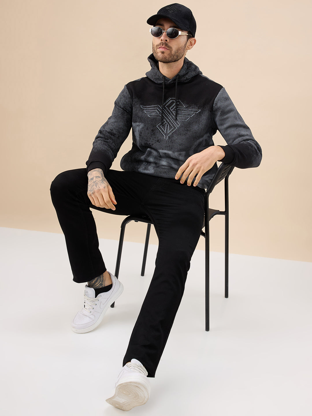 Men's Chest Embossed Print Full Sleeve Hooded Fleece Sweatshirt