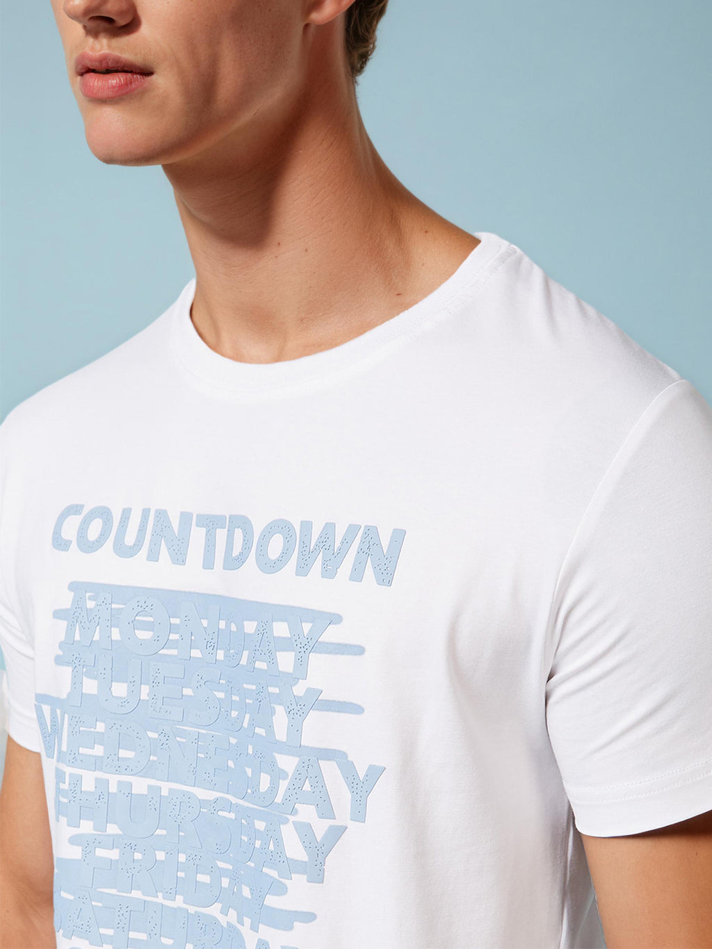 Mens Chest Solid  Round Neck Tshirt