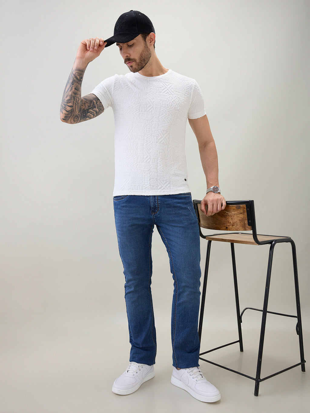 Men's Geometric Textured Solid Round Neck Regular Fit Half Sleeve T-Shirt