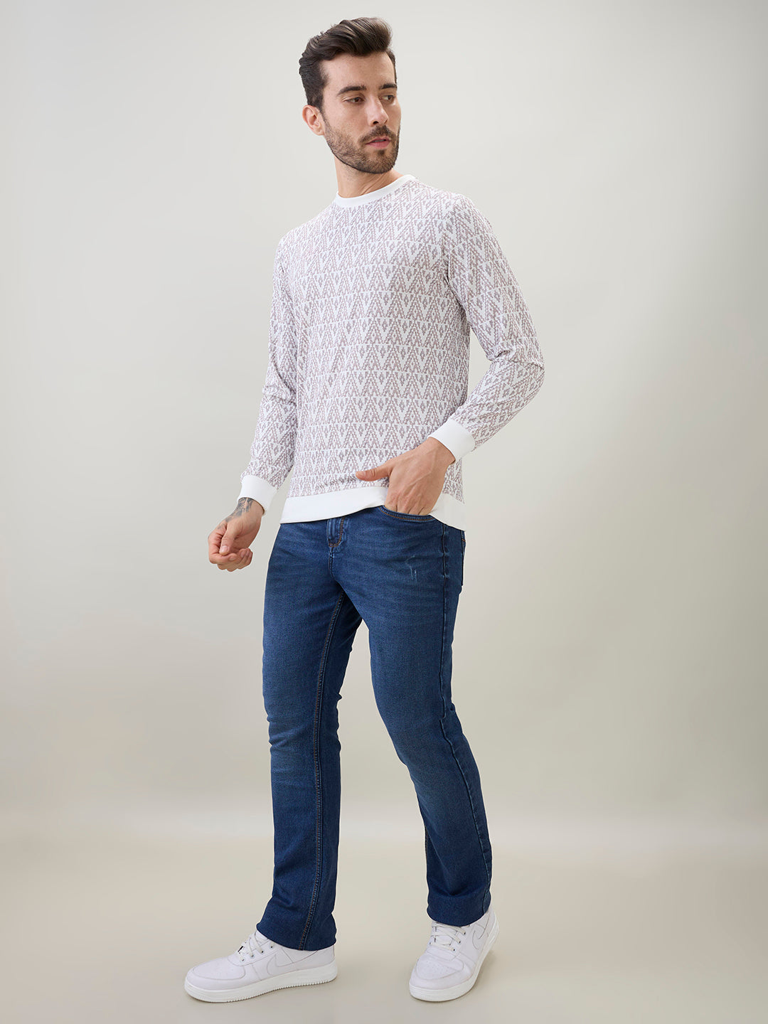 Men's Geometric Patterned Round Neck Full Sleeve T-Shirt with Ribbed Cuffs