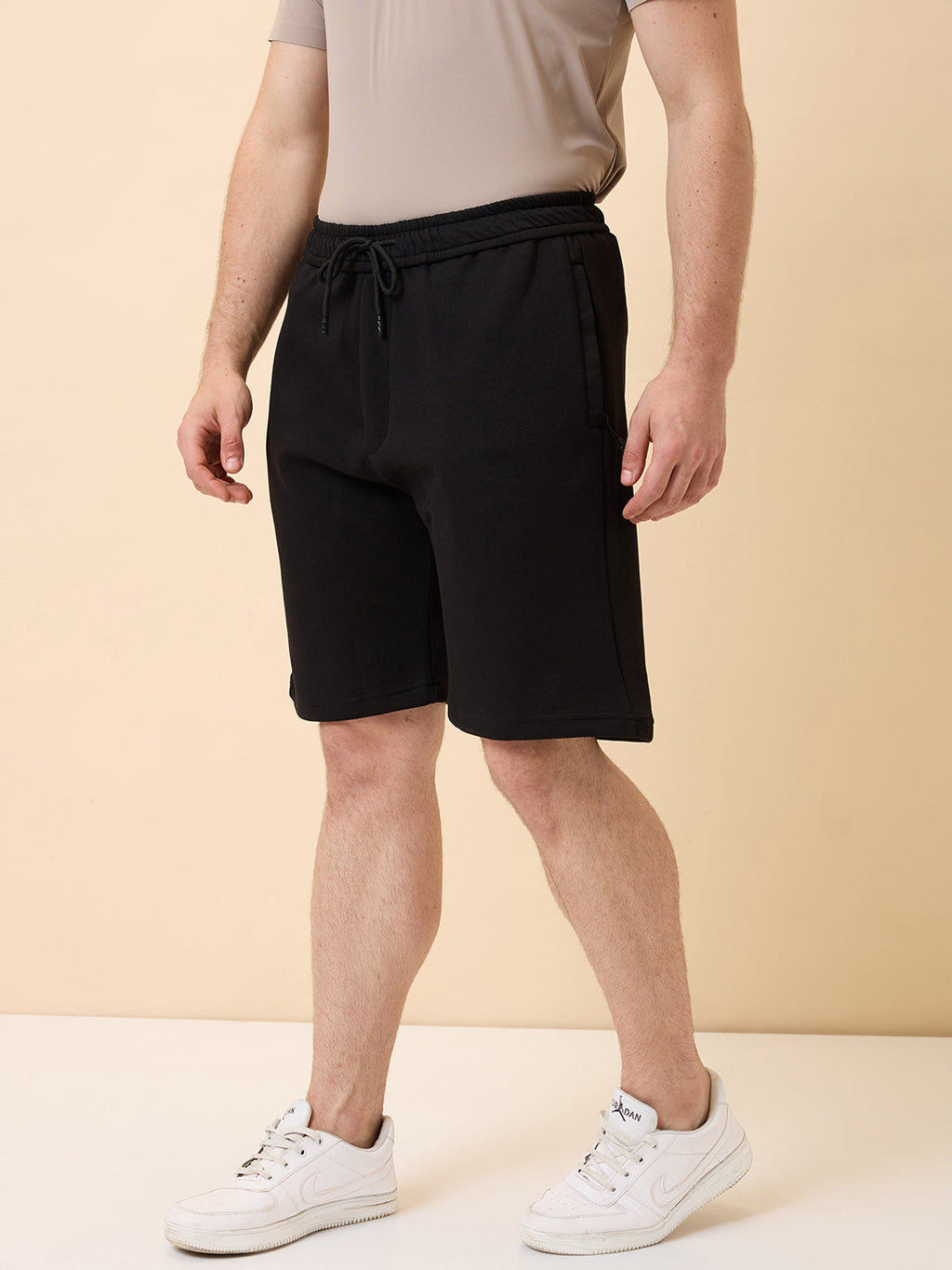 Men's Solid Regular Fit Drawstring Shorts