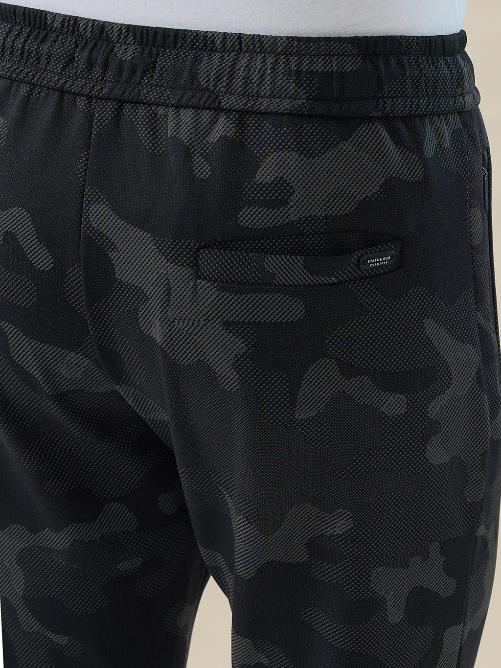 Men's Camouflage Regular Fit Track Pants with Side Zipper Pockets & Drawstring