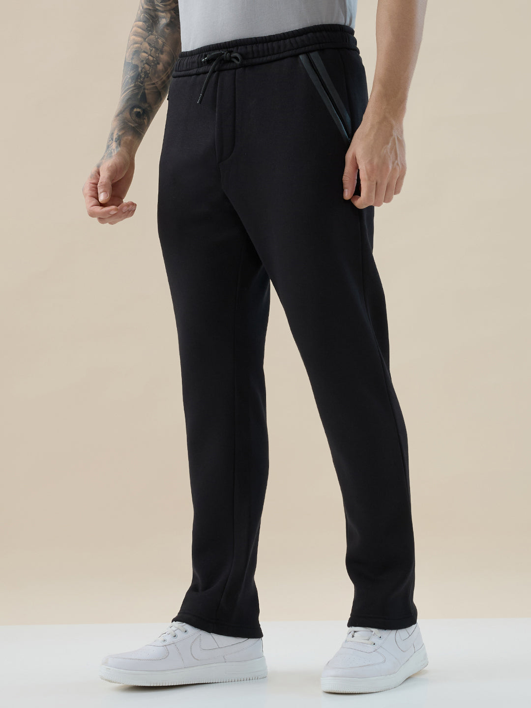 Men's Solid Regular Fit Drawstring Fleece Trackpant with Contrast Side Pocket Detail Secondary image