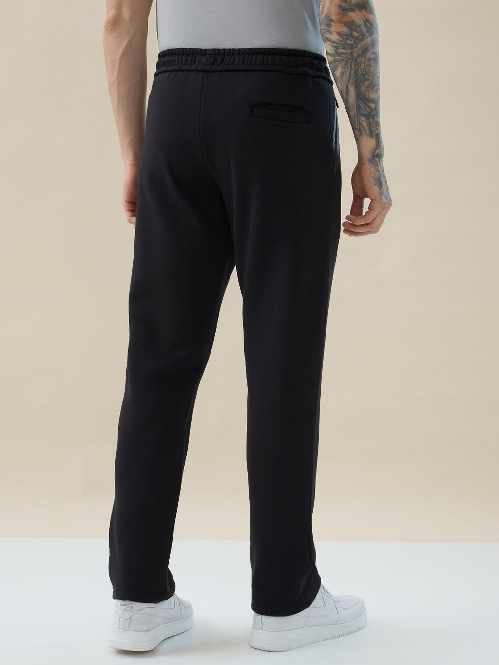 Men's Solid Regular Fit Drawstring Fleece Trackpant with Contrast Side Pocket Detail