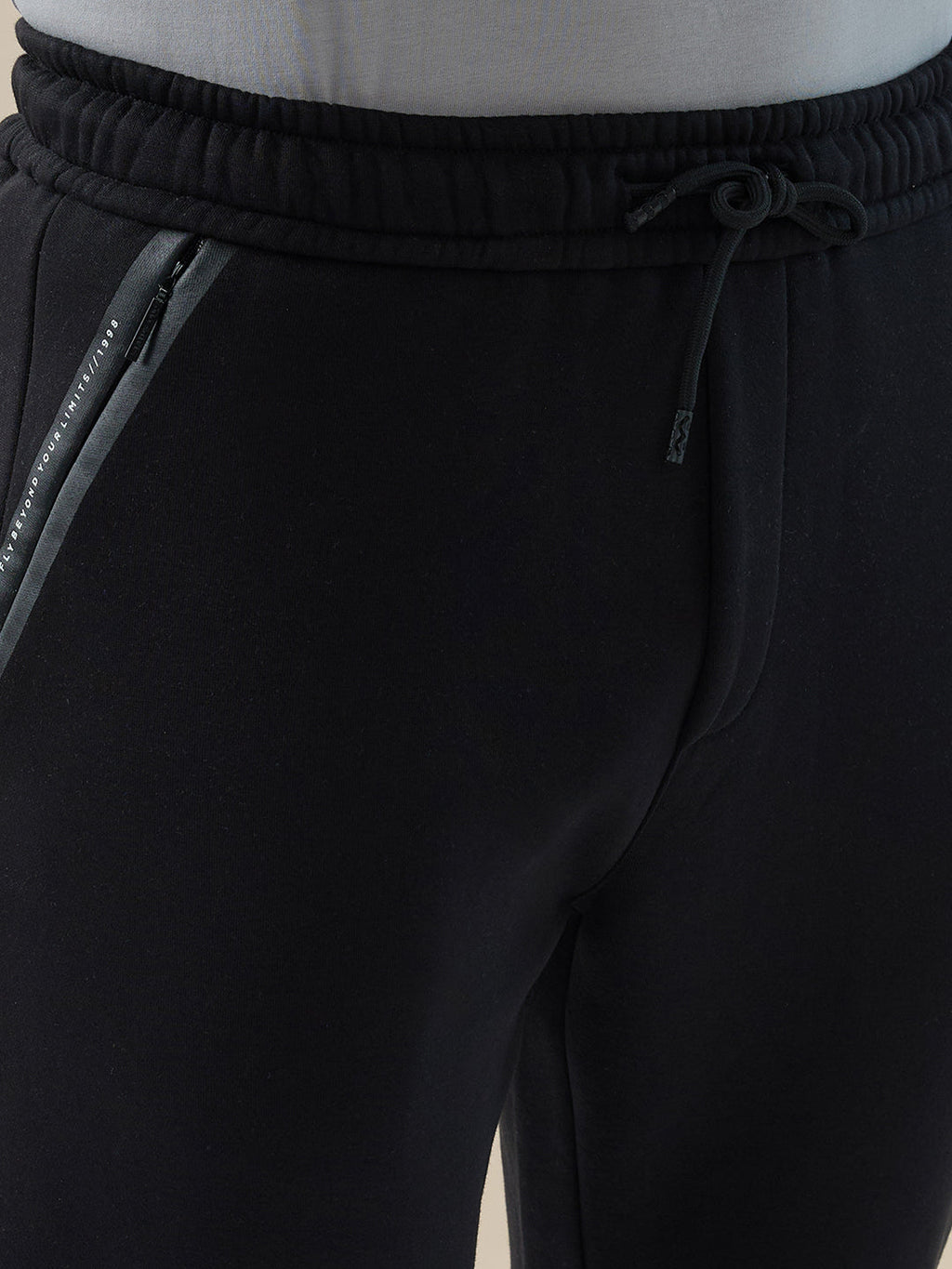 Men's Solid Regular Fit Drawstring Fleece Trackpant with Contrast Side Pocket Detail