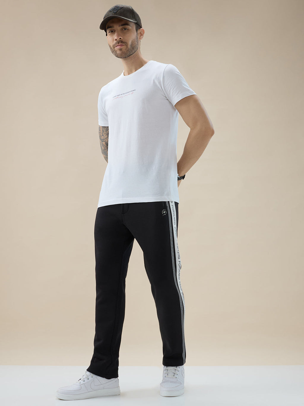 Men's Solid Regular Fit Fleece Trackpant with Side Zipper Pockets and Typography Stripe