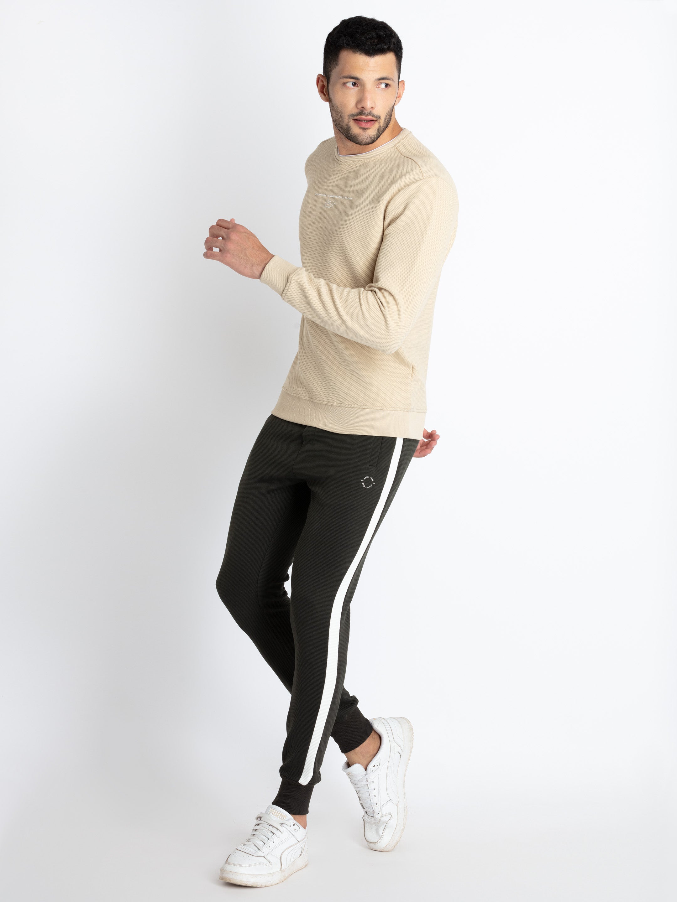 sports joggers