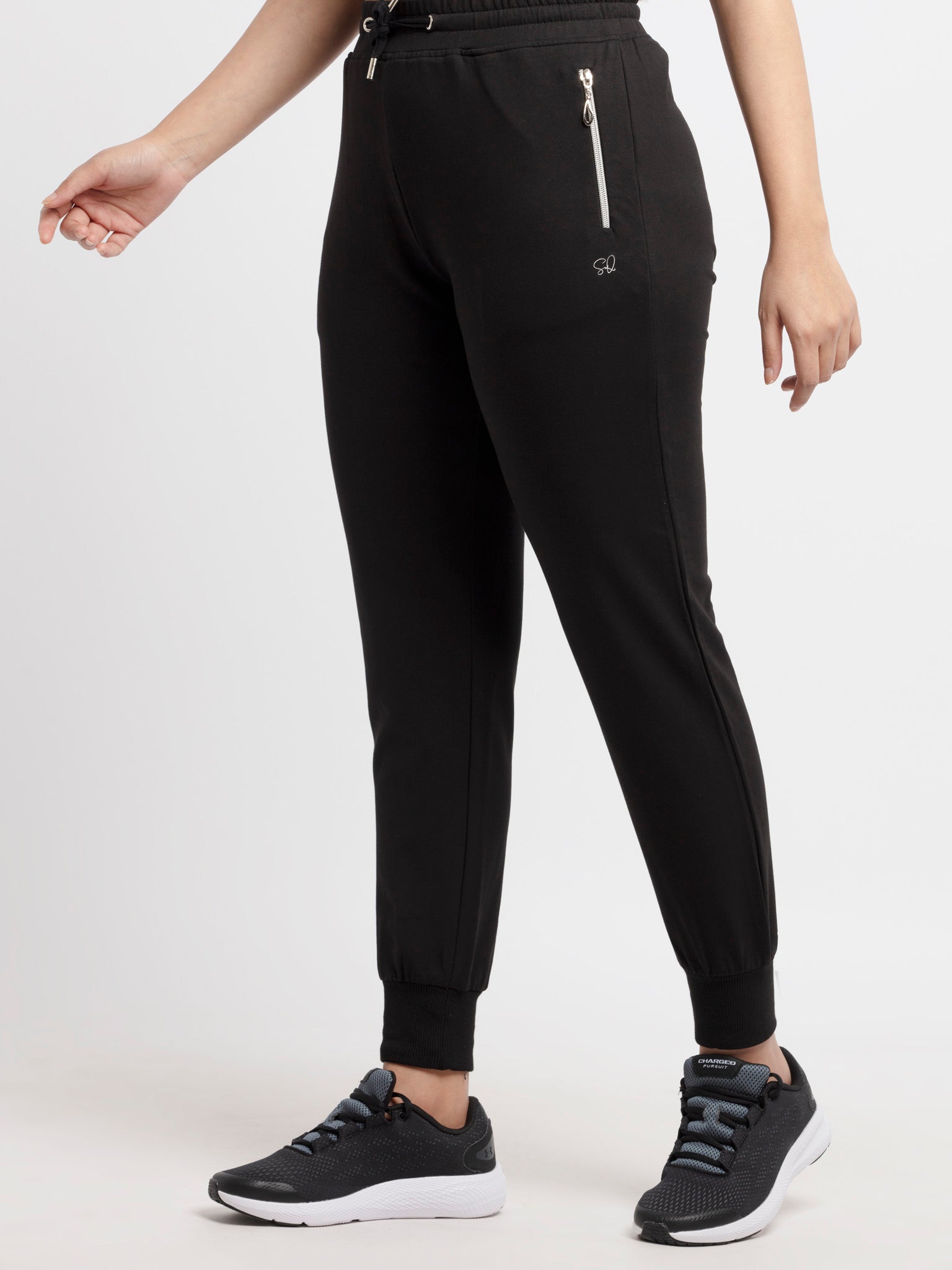 Womens Solid Regular Fit Joggers Secondary image