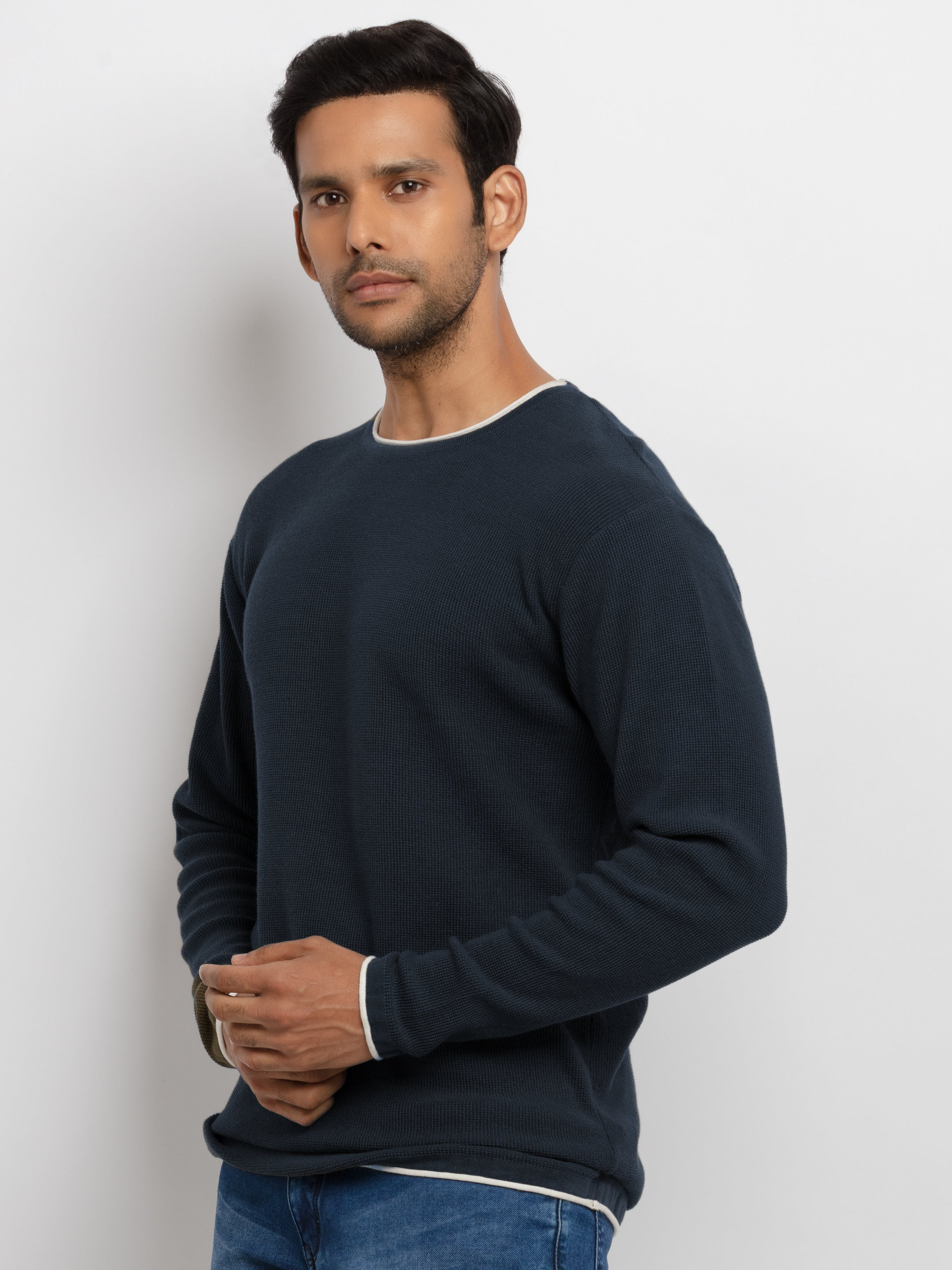 Mens Solid Round Neck Sweater Secondary image