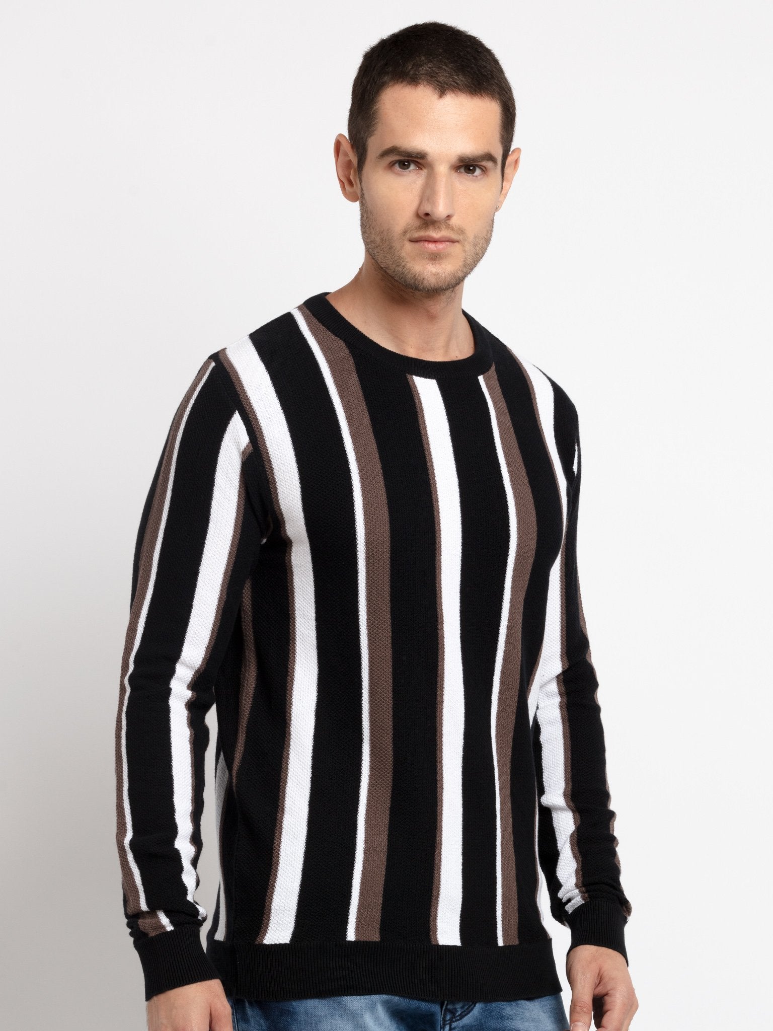 Mens Solid Round Neck Sweater Secondary image