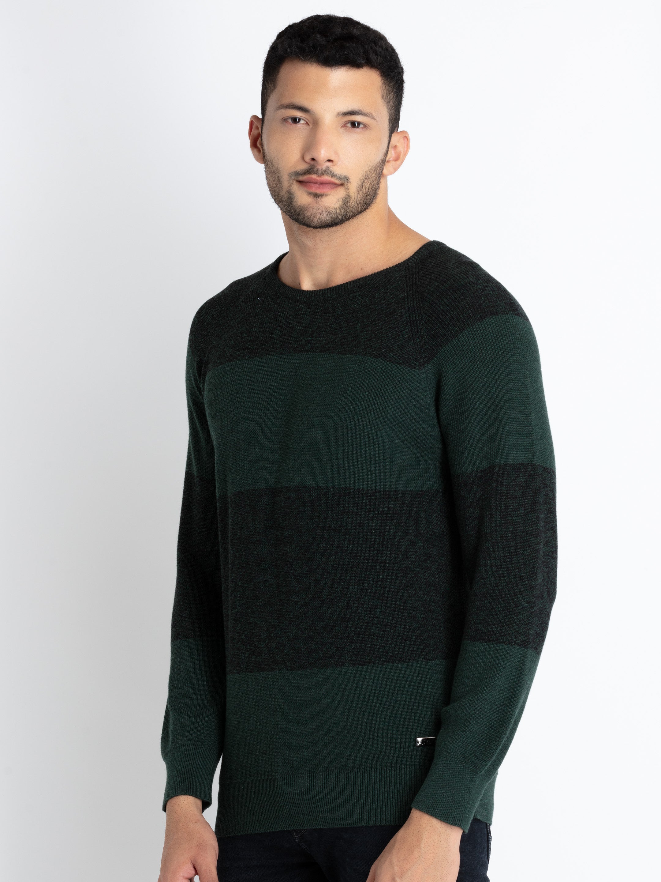 Mens Colorblocked Round Neck Sweater Secondary image