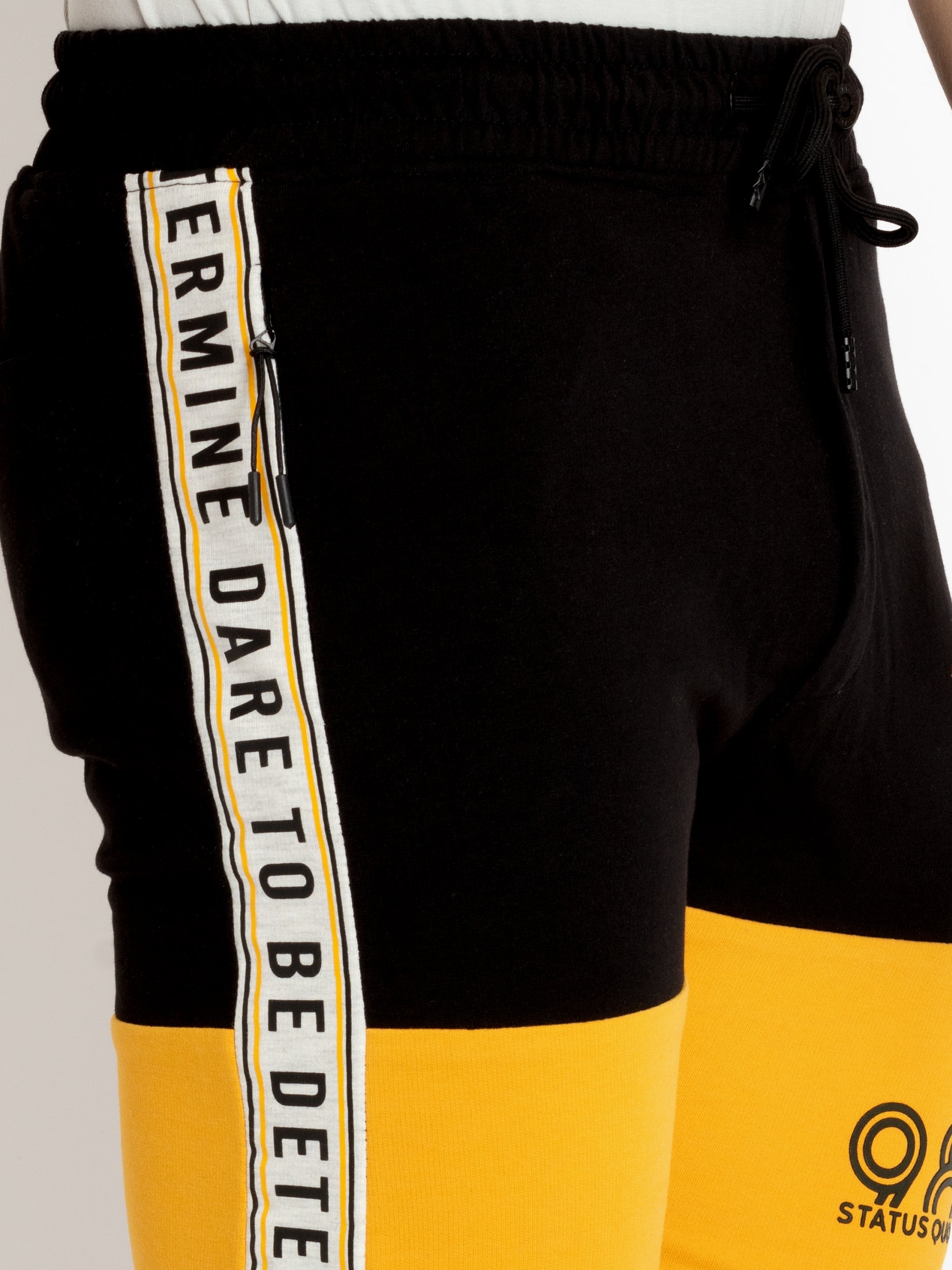 Mens Colourblocked Regular Fit Shorts