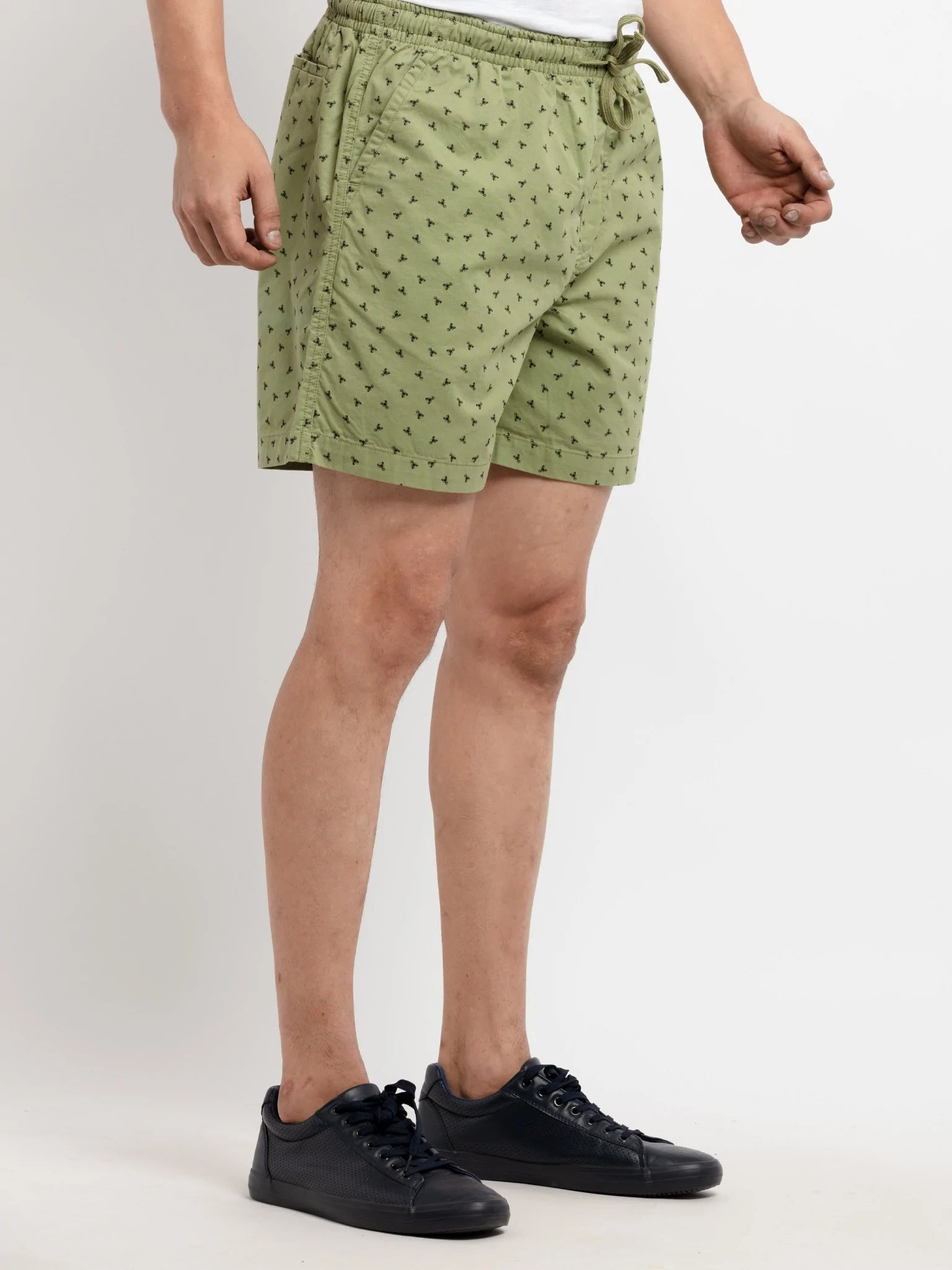 Mens Solid Regular Fit Shorts