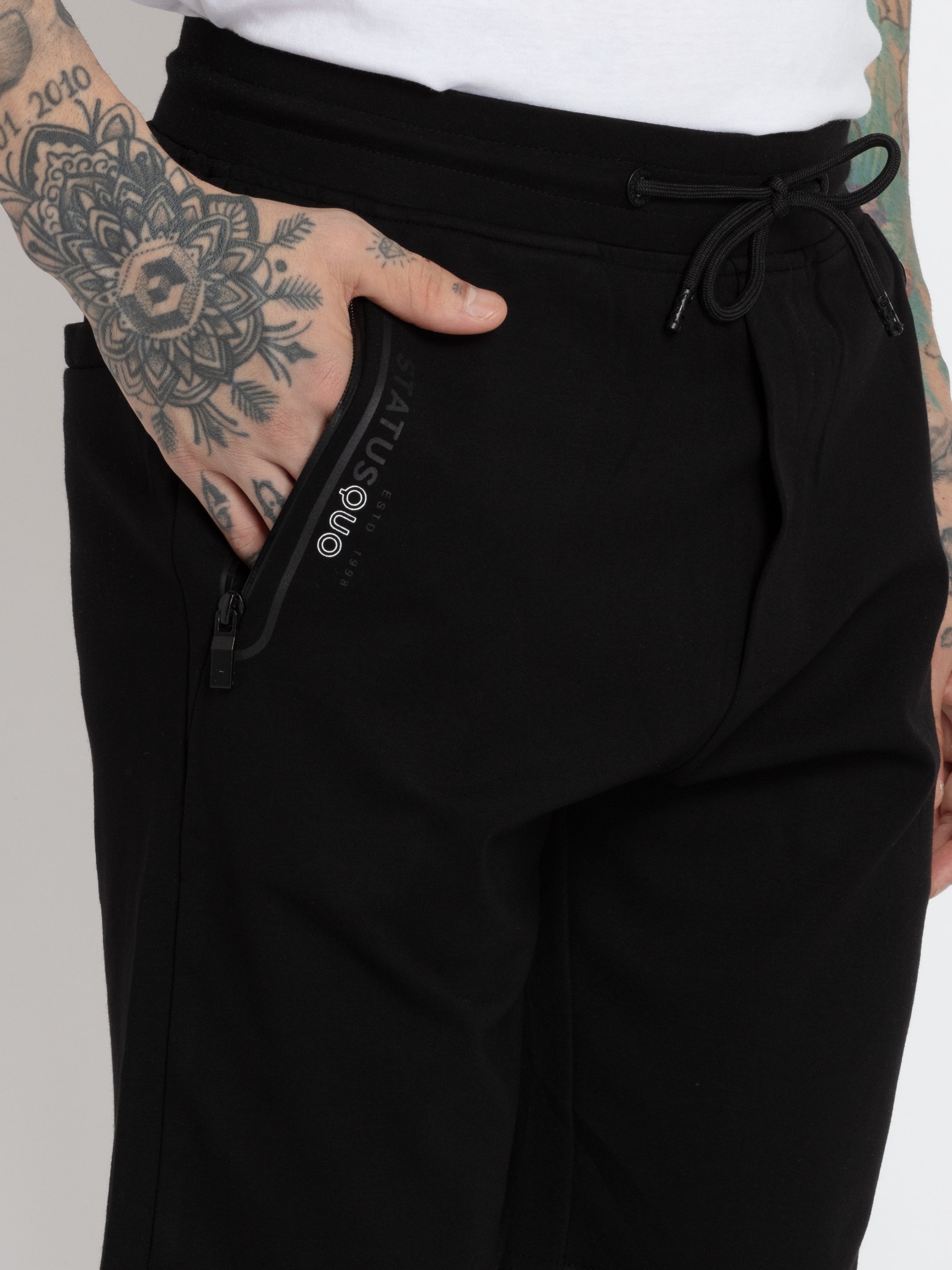 Mens Solid Regular Fit Shorts