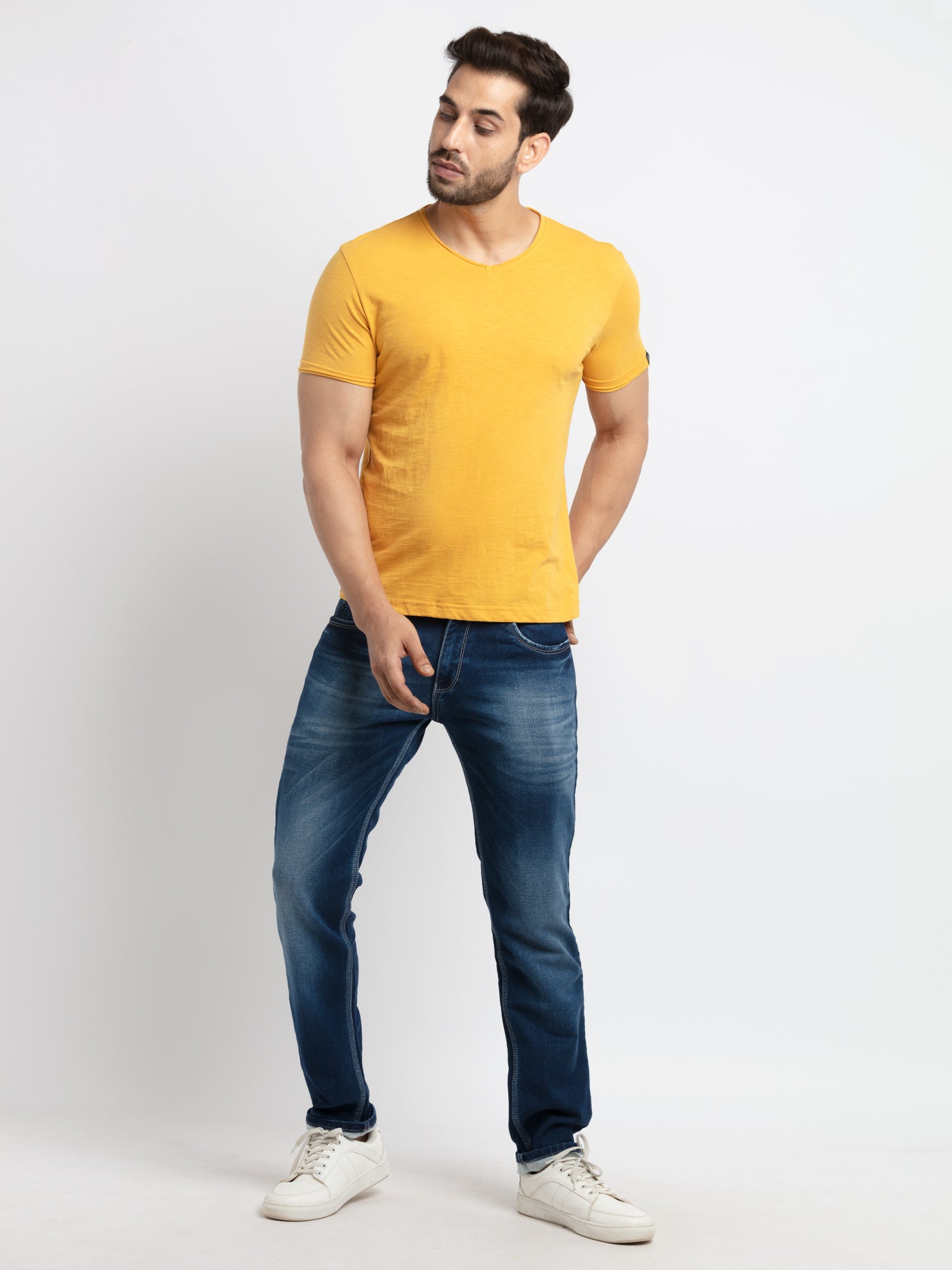 Mens Basic Taperd Fit V- Neck T-Shirt