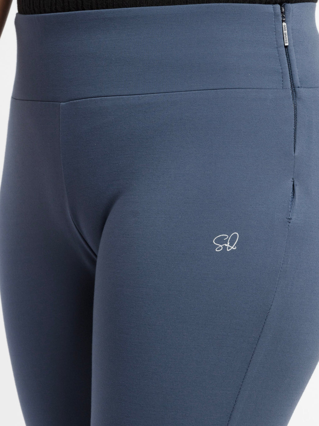 regular fit pants